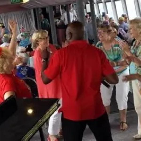 Port Bus Christmas Cruise